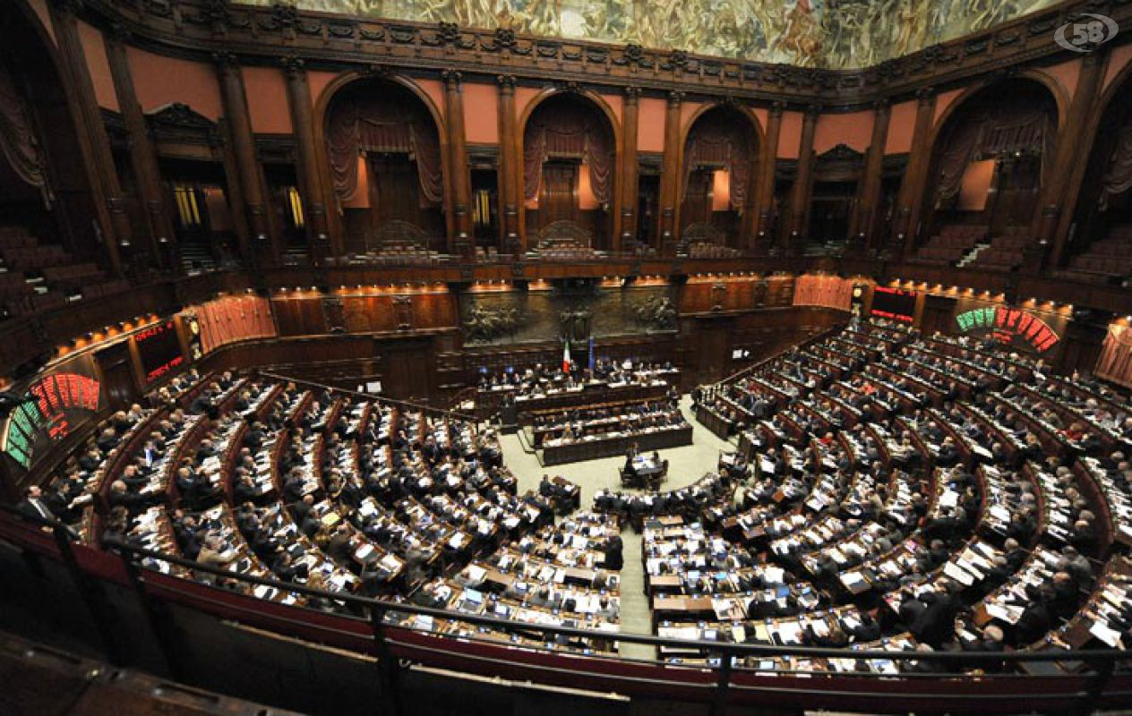 Parlamento (Foto Ansa) Parlamento (Foto Ansa)