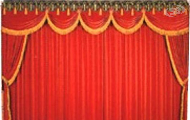 Teatro nei giardini della Rocca con la commedia 'Signori biglietti': ingresso gratuito