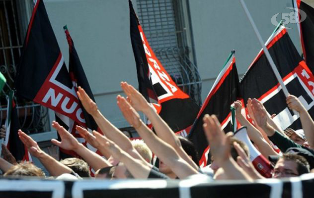 Tensione a Montefusco, arriva Forza Nuova. Antifascisti in piazza: ''Non vi vogliamo''
