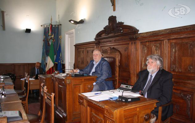 Benevento - Consiglio provinciale tra approvazioni e polemiche