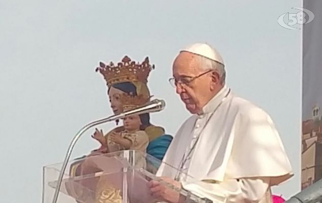 Papa Francesco incontra Pietrelcina: "Siete venuti in tanti"