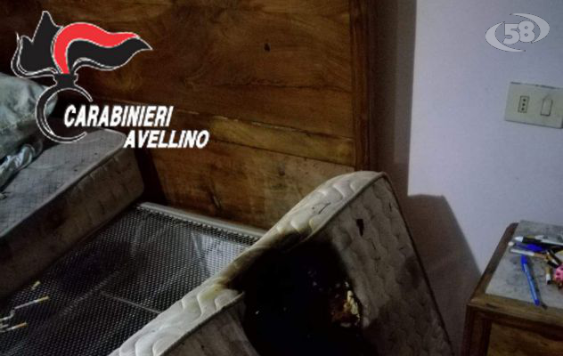 Mozzicone di sigaretta incendia letto, 65enne salvata dai Carabinieri