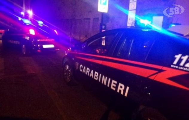 Tentano due furti in casa, banda di ladri messi in fuga dai carabinieri