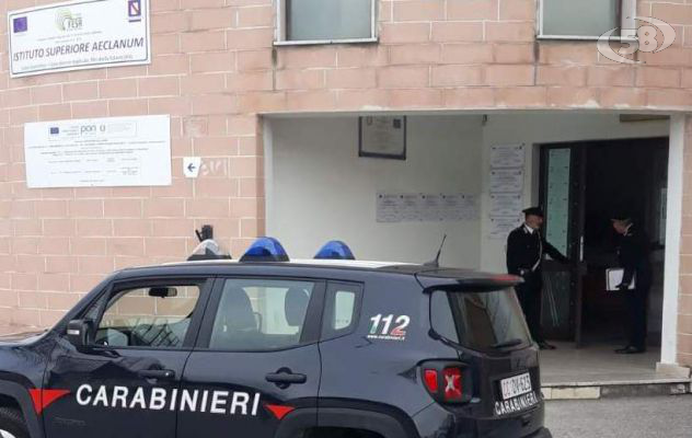 Mirabella, tenta furto nella scuola: bloccato dai Carabinieri