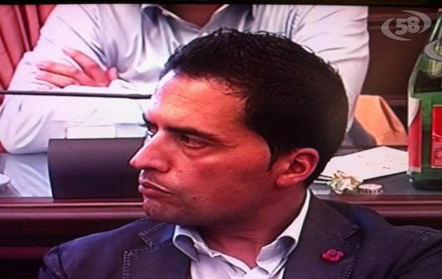 Dimissioni Mainiero, Scaperrotta: "Confermo la mia fiducia verso il sindaco". Accuse a Peluso e Santoro