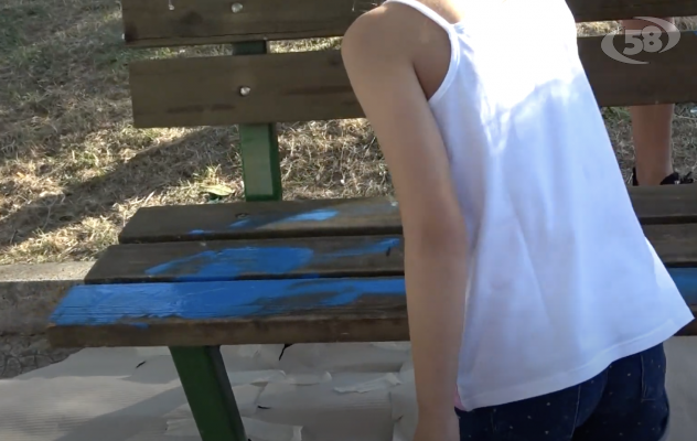 Sturno si tinge di blu, inaugurata la panchina simbolo della sensibilizzazione all’autismo