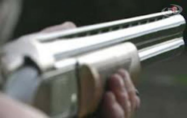 Minaccia una ragazza col fucile: denunciata donna di Prata Principato Ultra