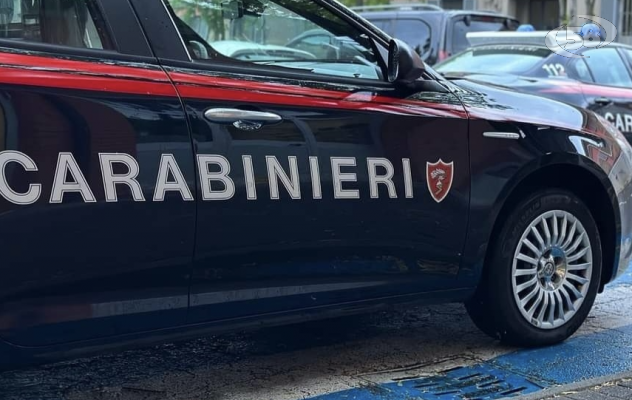 Cerca di portare la figlia all’estero ma viene fermata dai Carabinieri