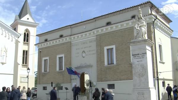 Castel Baronia, inaugurato Palazzo Mancini: "La storia del nostro paese"