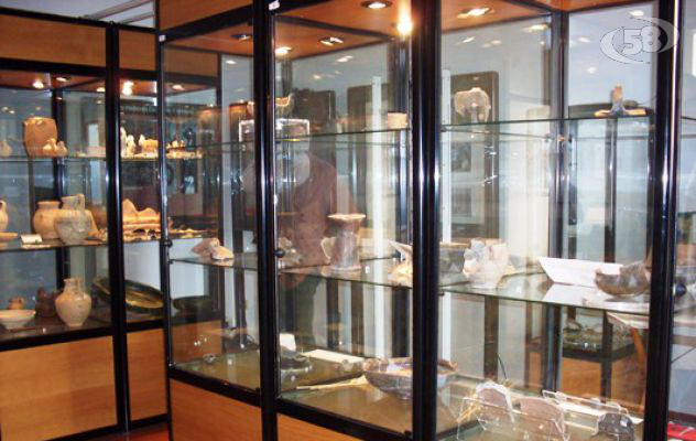 “Grand Tour - Alla scoperta della ceramica classica italiana”, ad Ariano inaugurata mostra