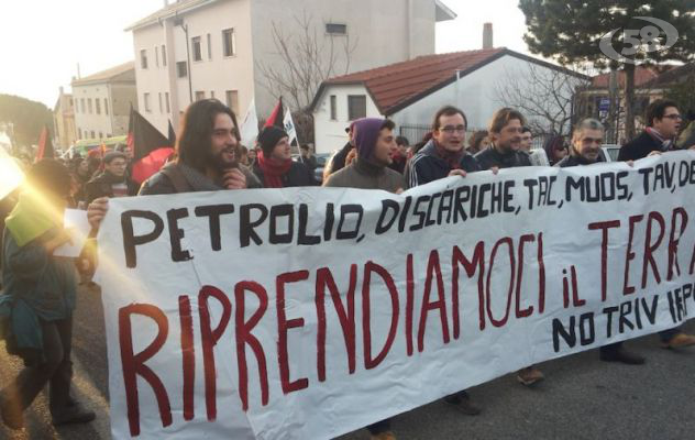 VIDEO/''No petrolio'', centinaia in marcia a Gesualdo: ''Il nostro oro nero è il vino. Parlamentari assenti/INTERVISTE