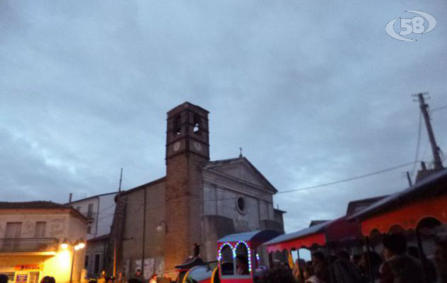 Irpinia, Carnevala impazza: carri e maschere a Savignano/VIDEO
