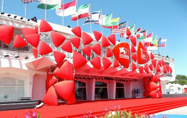 Tra star, prezzi stellari, proiezioni e quel ''continuo galleggiare''