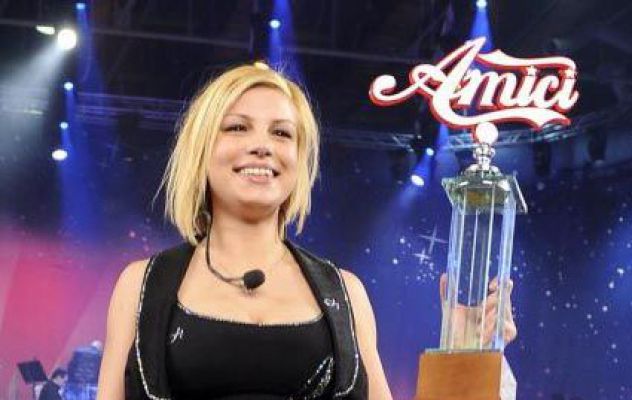 L'invasione delle ''Amiche'' di Maria: quando la musica è preconfezionata