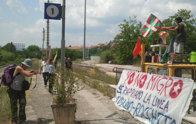 Rouge, rimandati a settembre. La promessa resta