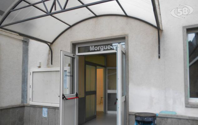 Ariano, salma abbandonata in obitorio da mesi