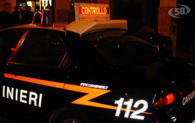 Tentano di far esplodere un bancomat: è caccia ai malviventi