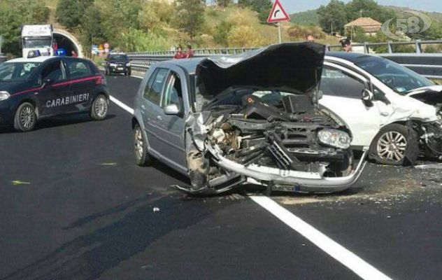 Grave incidente frontale a Montella, tre finiscono in ospedale