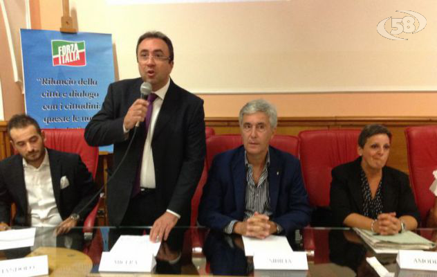 Forza Italia incontra la città e prepara l'alternativa. In sala gli ex assessori di Foti/VIDEO