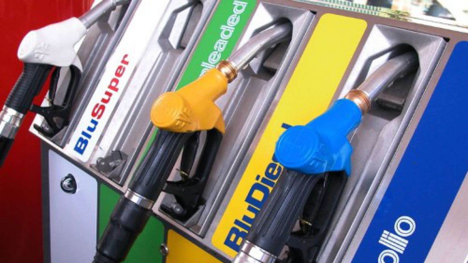 Caro Benzina (Foto Ansa)