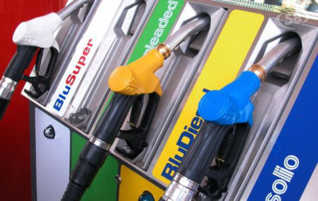 Benzina, dalla Regione una legge per ridurne i costi. 