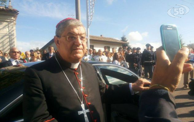 VIDEO/Sepe a Carpignano: ''I camorristi sono solo dei poveri disgraziati''