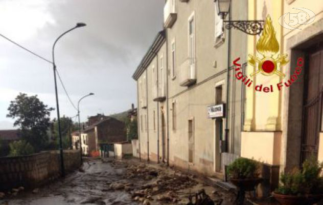 Bomba d'acqua sull'Irpinia: frane e allagamenti