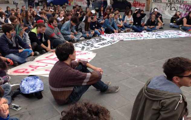 Buona scuola, studenti in piazza: ''Vogliamo potere'', corteo ad Avellino