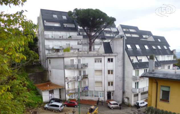 VIDEO/Ariano si sveglia tra le frane: si temono nuovi cedimenti