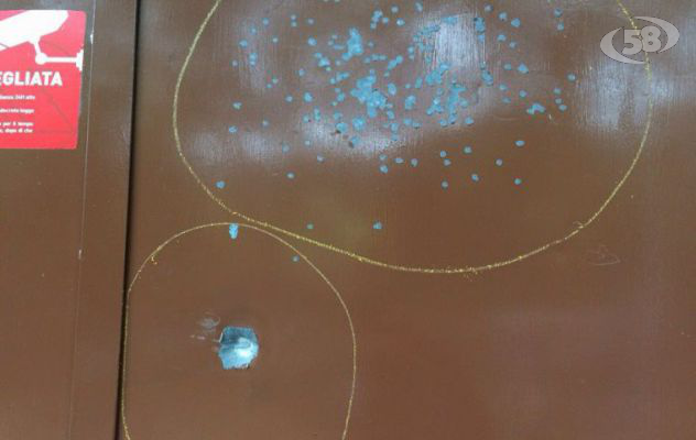 Quindici, colpi di fucile contro il Maglificio confiscato ai clan/FOTO. Paris: ''Le minacce non ci fermeranno''