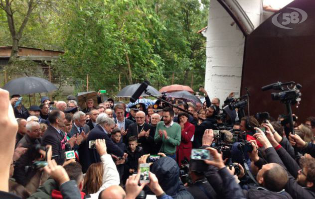 Don Ciotti: ''I camorristi si rassegnino, con il Maglificio legalità e lavoro''/INTERVISTA