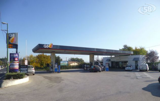 Grottaminarda, colpo alla Q8: 10mila euro il bottino. Presi anche ''Gratta e Vinci''/VIDEO