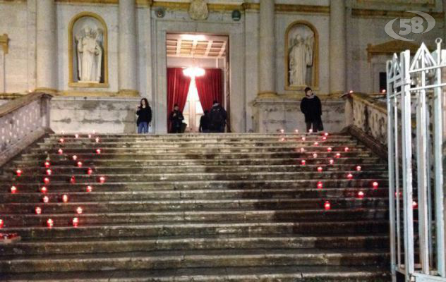 Terremoto dell'80, fiaccole per ricordare le vittime della tragedia/VIDEO