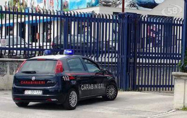 Rubano vestiti e giocattoli in un centro commerciale, fermate due giovani rumene