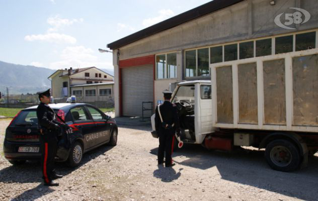 San Mango, raccoglievano rottami di ferro: due denunce