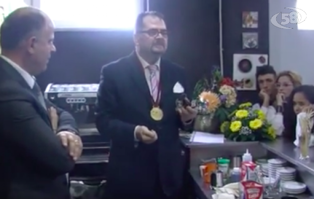 Ariano, all'Alberghiero arriva un barman d'eccezione