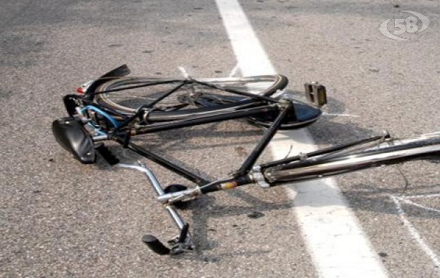 Cade dalla bici e muore: vittima un ragazzo di 18 anni
