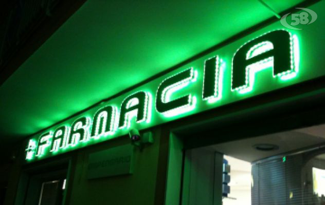 Gli negano il metadone, s'infuria ed inizia ad urlare: caos in una farmacia di Ariano