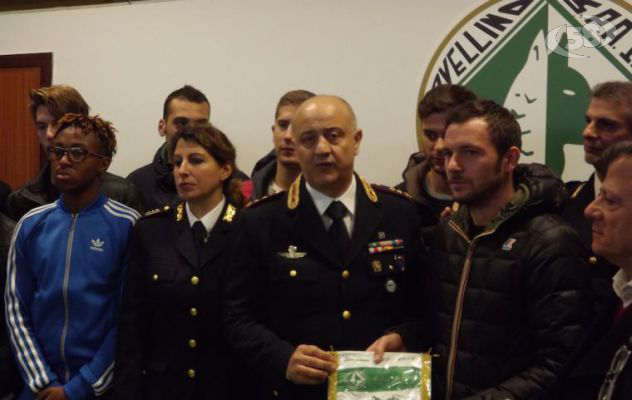 ''Rispetta le regole, vinci la vita''. Giocatori dell'Avellino in campo per la sicurezza stradale/VIDEO
