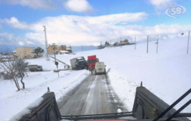 Neve e ghiaccio, in azione i trattori della Coldiretti