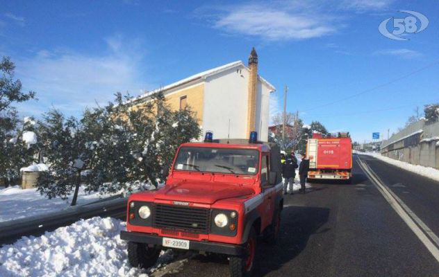 Ariano, canna fumaria a fuoco: arrivano i pompieri