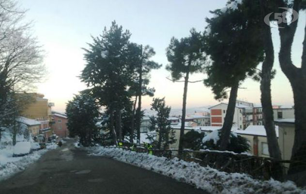 Ariano, ripuliti gli ingressi di scuole e Chiese