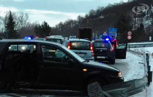 Due incidenti sull'Ofantina, autisti miracolosamente illesi