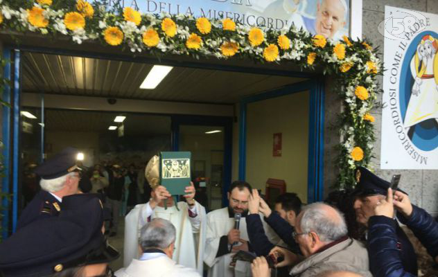 Giubileo, il Vescovo apre la la Porta Santa all'Ospedale di Ariano. Ferrante: ''Onorati''