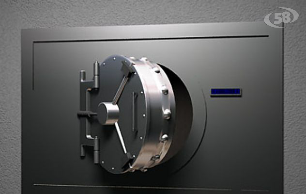 Assaltavano caveau e portavalori tra Foggia e Avellino: 11 arresti