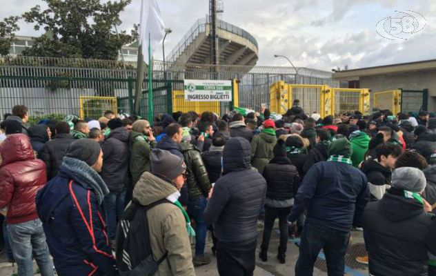 Avellino-Salernitana, tifosi irpini tentano di entrare senza pagare: 19 ''portoghesi'' beccati