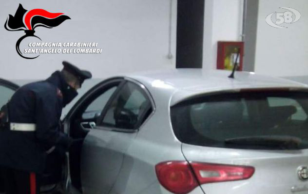 Tentano furto in abitazione, beccati dai Carabinieri si danno alla fuga