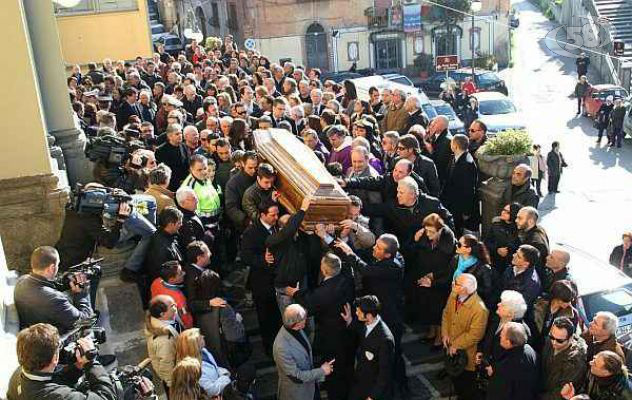Auto su corteo funebre: otto feriti a Bisaccia