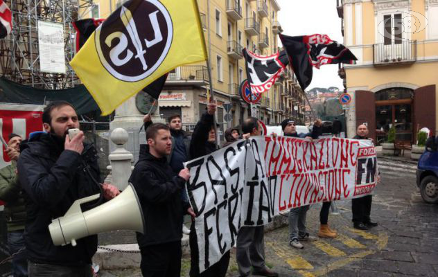 '''Basta invasione, basta immigrazione'', Forza Nuova in piazza: ''Rischio rivolta''