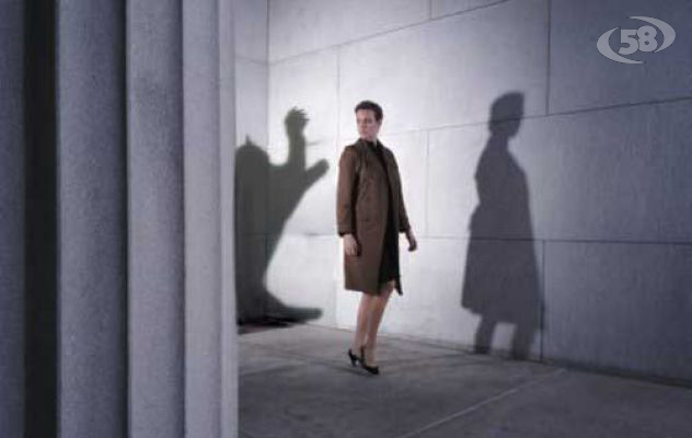 Continuava a pedinare una donna, denunciato per stalking